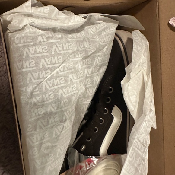 BNIB Filmore Hi VansGuard women's suede high-top shoes, 8. Brown - Picture 13 of 15